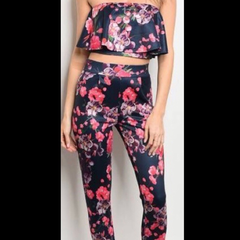 Solaris Style Floral Top & Pants Set NWT